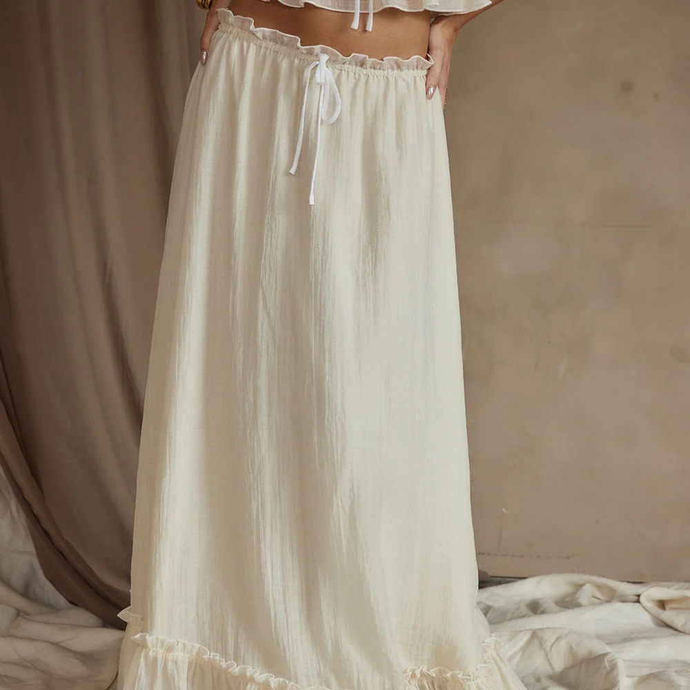⭐️Romantic Maxi Ruffle Skirt Set⭐️ - Picture 3 of 3